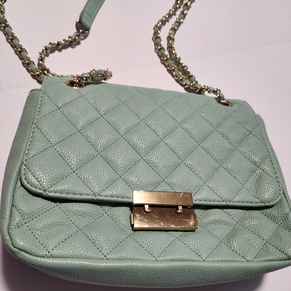 Forever 21 Quilted Mint Green Shoulder Bag with Gold Chain - Picture 9 of 16